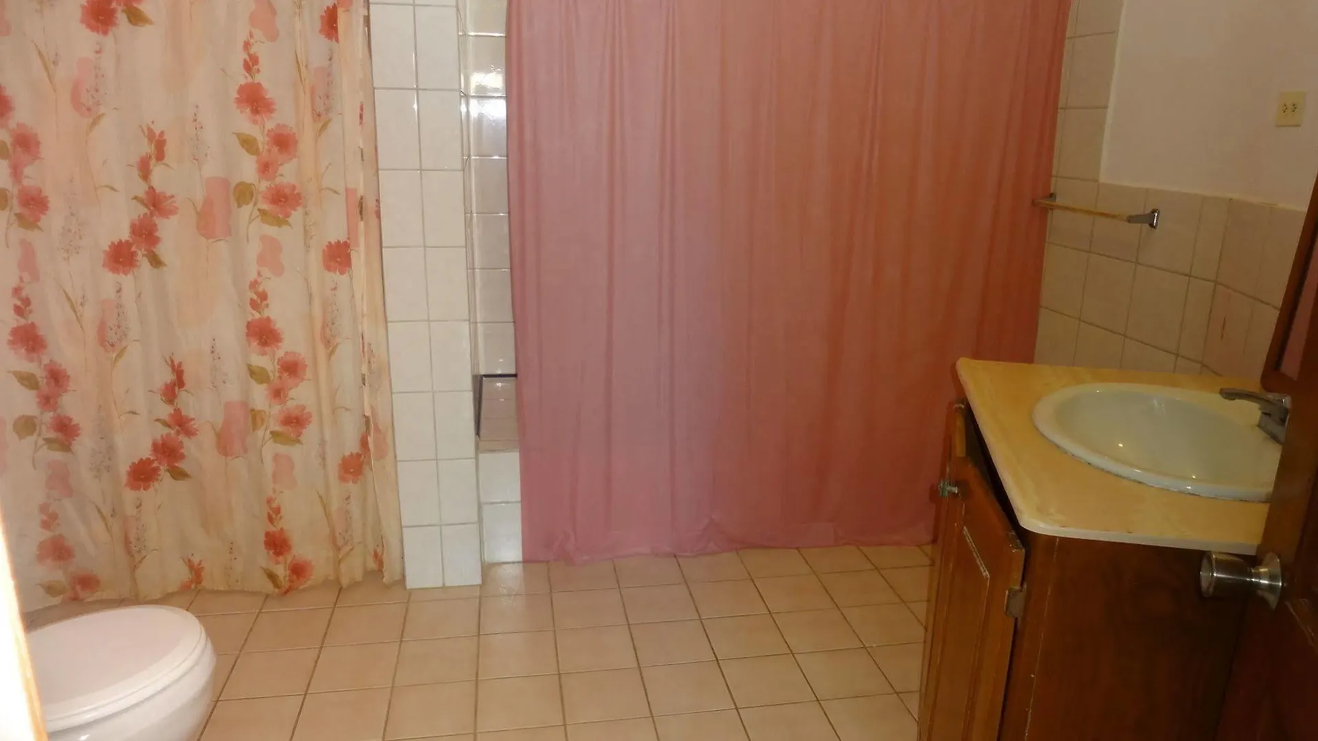 Gipsy Ranch Rooms キャバレテ
